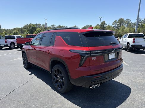 New 2026 Chevrolet Traverse RS w/ LPO, Floor Liner Package FWD image 7