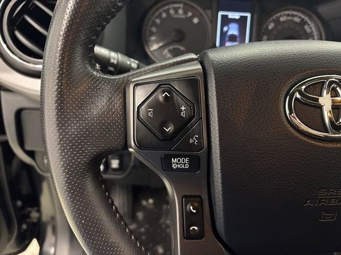 Used 2017 Toyota Tacoma TRD Sport w/ Tow Package image 24