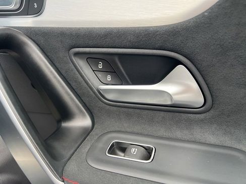 Used 2023 Mercedes-Benz CLA 250 4MATIC image 36