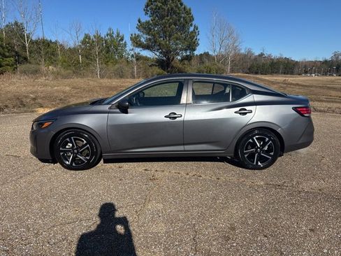 Used 2024 Nissan Sentra SV image 5