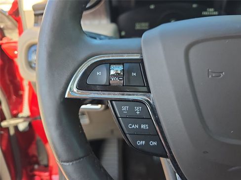 Used 2021 Lincoln Nautilus Reserve image 22