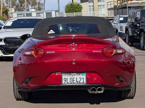 Used 2020 MAZDA MX-5 Miata Club w/ Appearance Package RWD image 13