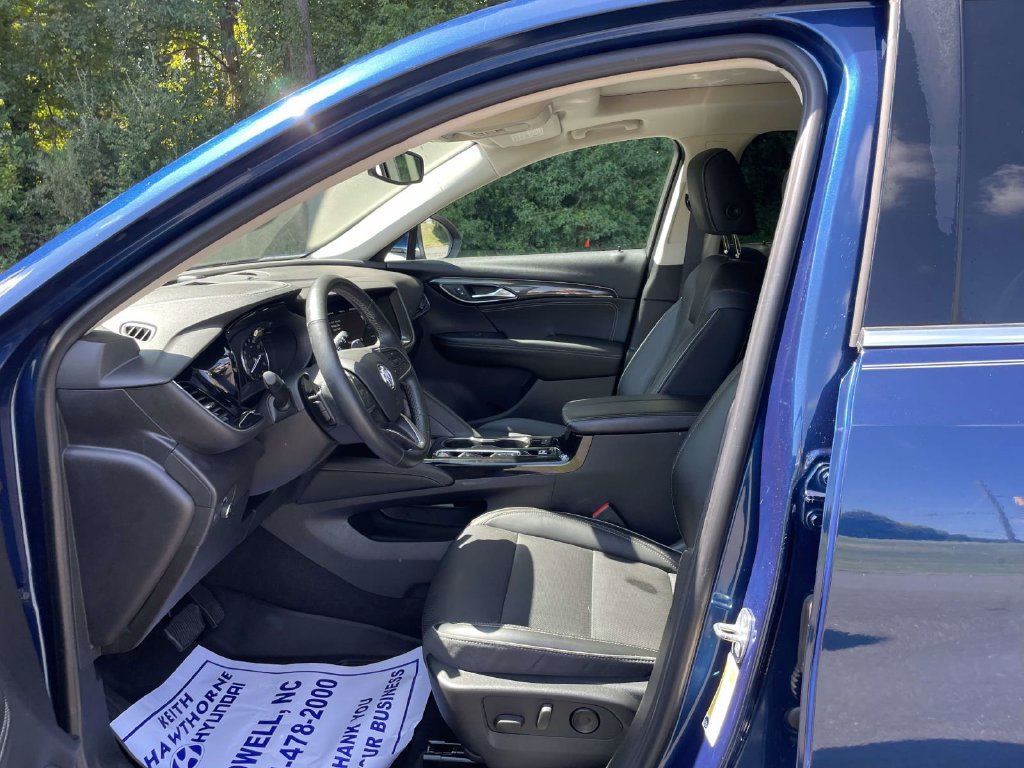 Used 2022 Buick Envision Essence w/ Safety Package FWD image 16