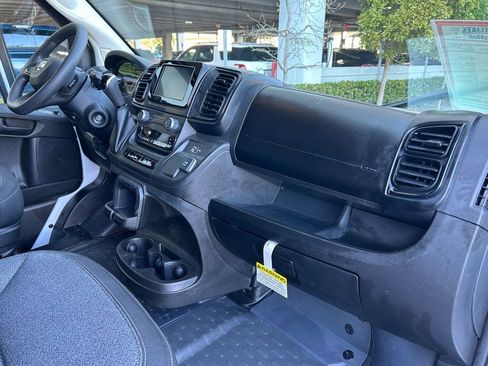 Used 2025 RAM ProMaster 3500 w/ Convenience Group image 32