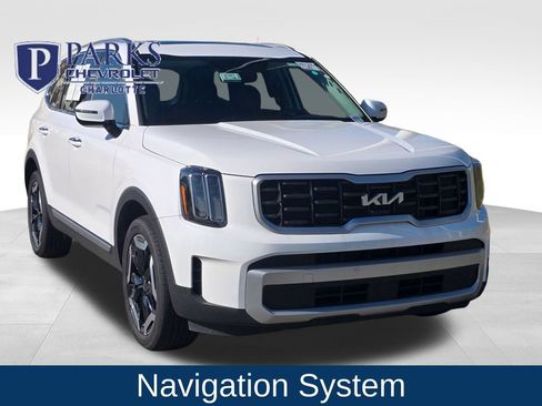 Used 2025 Kia Telluride S FWD image 1