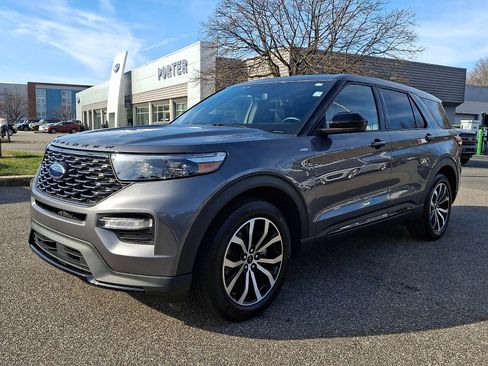 Certified 2022 Ford Explorer ST-Line image 4