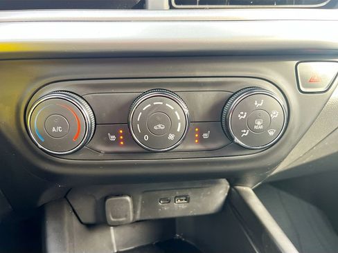 Used 2024 Chevrolet Trax RS image 20