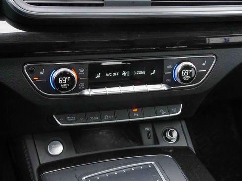 Used 2020 Audi Q5 2.0T Premium Plus image 28