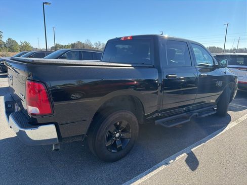 Used 2022 RAM 1500 Classic SLT image 8