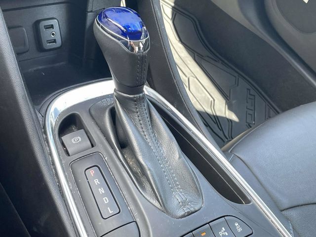 Used 2017 Chevrolet Volt Premier w/ Driver Confidence II Package FWD image 32