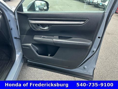 Used 2023 Honda CR-V LX image 14
