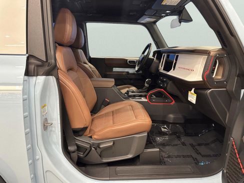 New 2024 Ford Bronco Heritage Edition AWD/4WD image 12