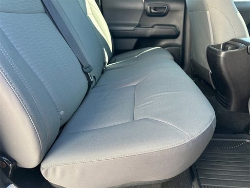 Used 2016 Toyota Tacoma SR image 16