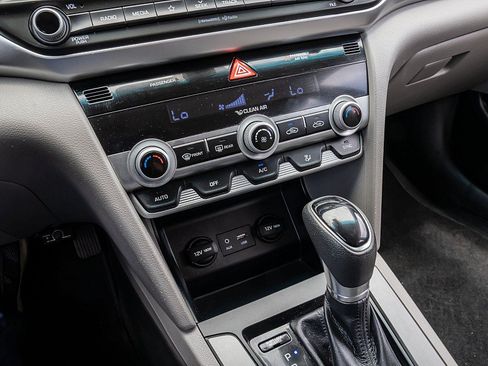 Used 2020 Hyundai Elantra SEL FWD image 28