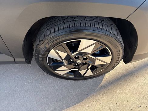 Used 2025 Hyundai Kona SEL FWD image 12