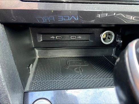 Used 2022 Volkswagen Tiguan SEL R-Line AWD/4WD image 17