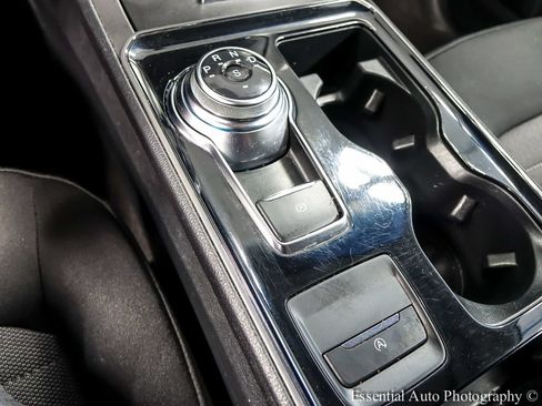 Used 2020 Ford Edge SE FWD image 16