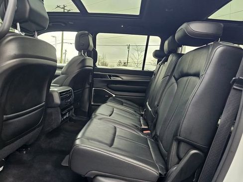 Used 2022 Jeep Wagoneer Series I image 23