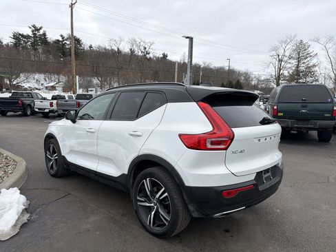 Used 2019 Volvo XC40 T5 R-Design image 8