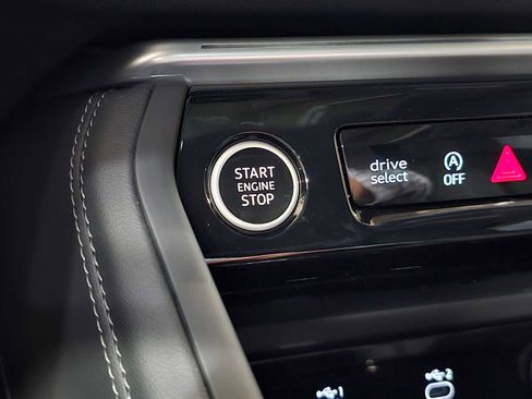 New 2025 Audi Q5 Prestige image 37