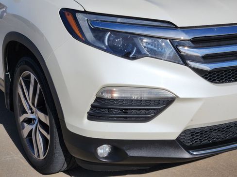 Used 2016 Honda Pilot Touring image 10