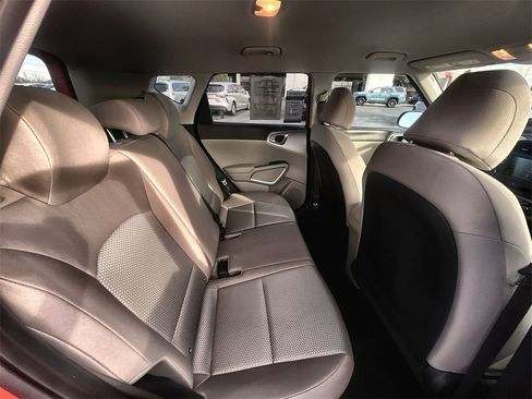 Used 2024 Kia Soul LX image 13