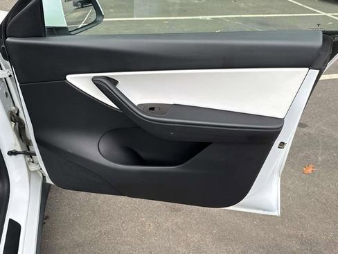 Used 2020 Tesla Model Y Long Range image 7