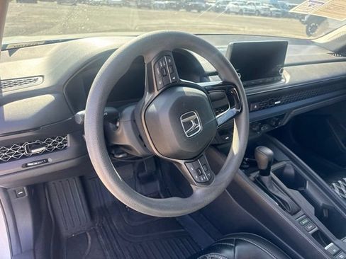 Used 2023 Honda Accord EX image 10
