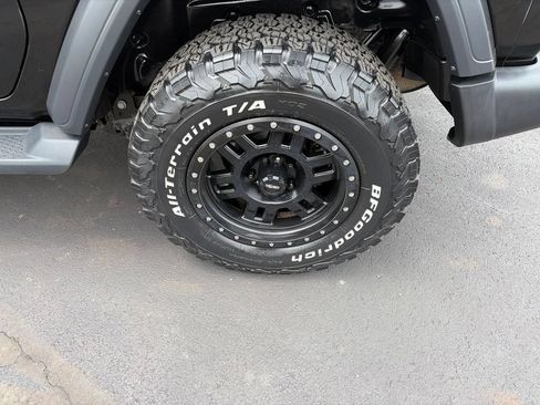 Certified 2018 Jeep Wrangler Sport AWD/4WD image 11