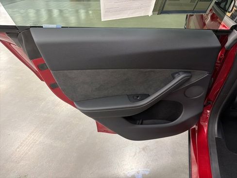 Used 2024 Tesla Model Y Long Range image 18