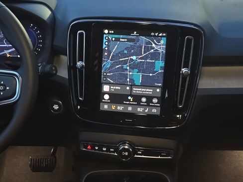 New 2026 Volvo XC40 B5 Ultra w/ Climate Package AWD/4WD image 14