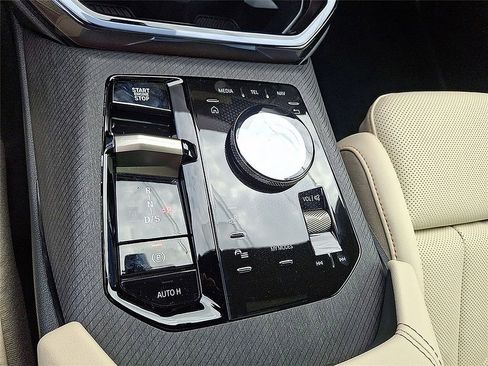 Used 2025 BMW X3 xDrive30i w/ Premium Package image 11