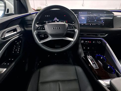Certified 2025 Audi Q5 Premium AWD/4WD image 8