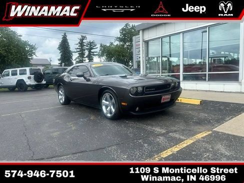 Used 2014 Dodge Challenger R/T RWD image 1