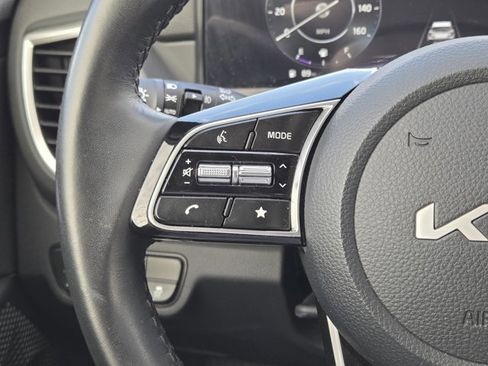 Certified 2025 Kia Seltos EX image 22