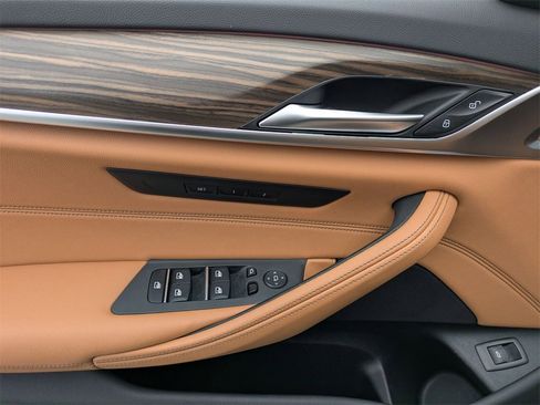 Used 2022 BMW 540i xDrive w/ Convenience Package image 10