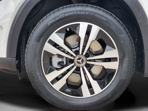 Used 2025 Mercedes-Benz GLB 250 image 29