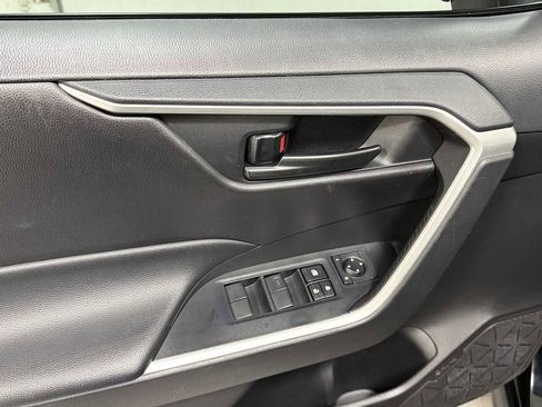 Certified 2022 Toyota RAV4 LE image 15