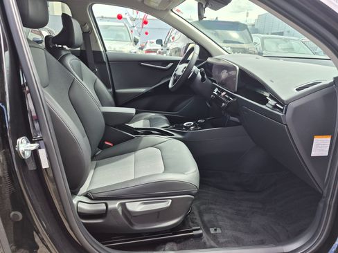 Used 2024 Kia Niro Wind w/ Wind Preserve Package FWD image 32