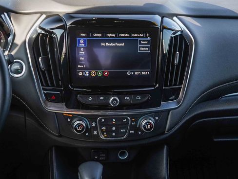Used 2023 Chevrolet Traverse Premier FWD image 13