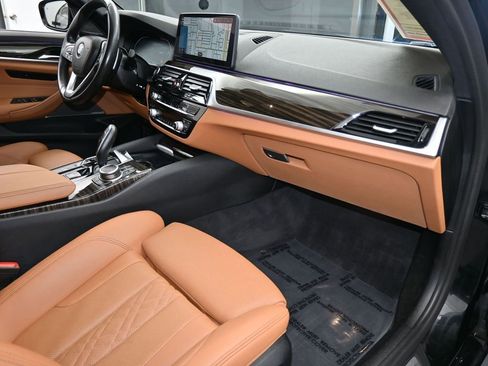 Used 2022 BMW 530i w/ Premium Package image 54