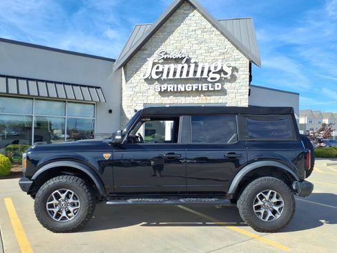 Used 2024 Ford Bronco Badlands AWD/4WD image 2