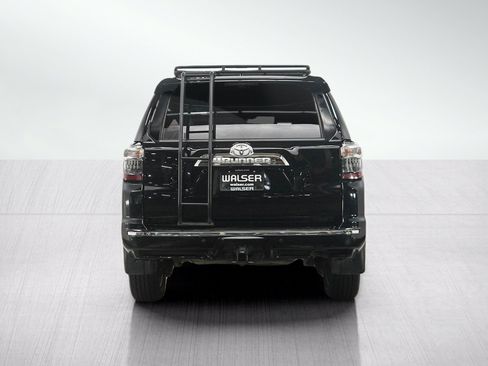 Used 2018 Toyota 4Runner Limited AWD/4WD image 4