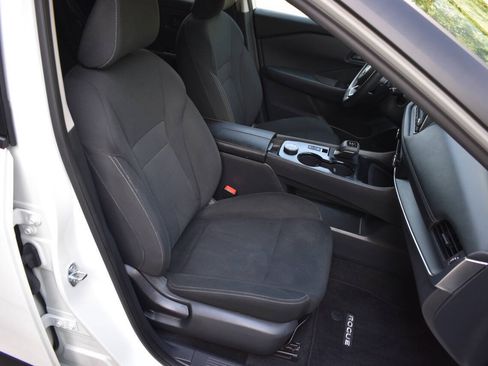 Used 2024 Nissan Rogue S AWD/4WD image 19