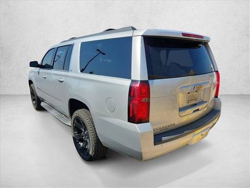 Used 2020 Chevrolet Suburban LT RWD image 8