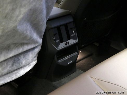 Used 2025 BMW X3 xDrive30i w/ Premium Package image 14