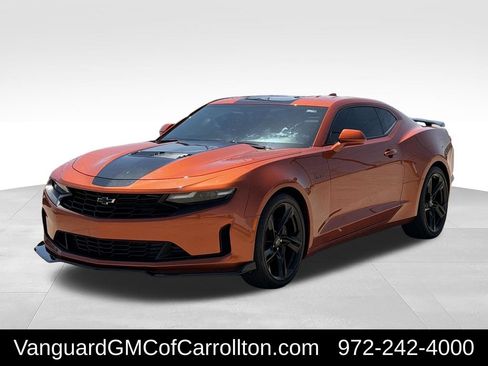 Used 2022 Chevrolet Camaro LT RWD image 6
