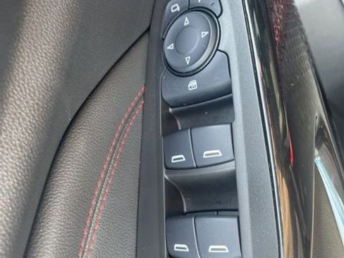 Used 2024 Chevrolet Trax RS w/ Sunroof Package FWD image 12