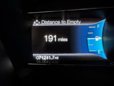 Used 2018 Ford Explorer XLT w/ Equipment Group 202A AWD/4WD image 31