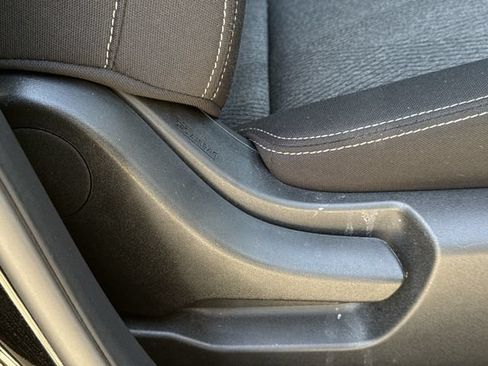 Used 2025 Nissan Rogue SV FWD image 27
